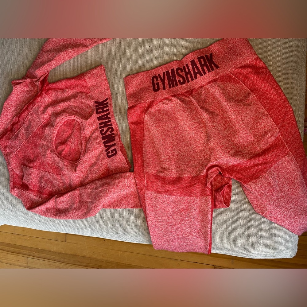Gymshark Flex Leggings and Crop top. Size XL. Matching red set.